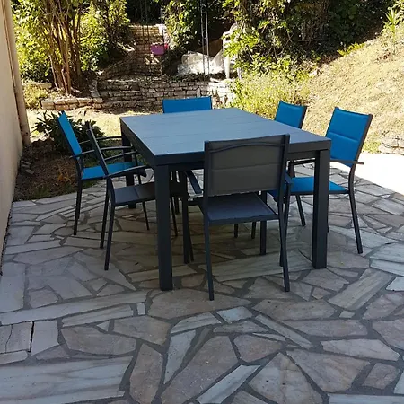 Jo Saint Quentin En Yvelines Versailles إيلانكورت